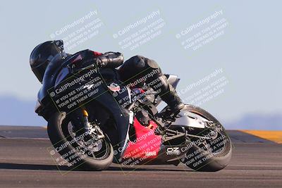media/Nov-06-2023-Moto Forza (Mon) [[ce023d0744]]/3-Intermediate Group/Session 5 (Turn 9)/